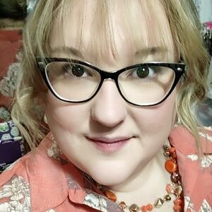 Meet your Posher, Dee